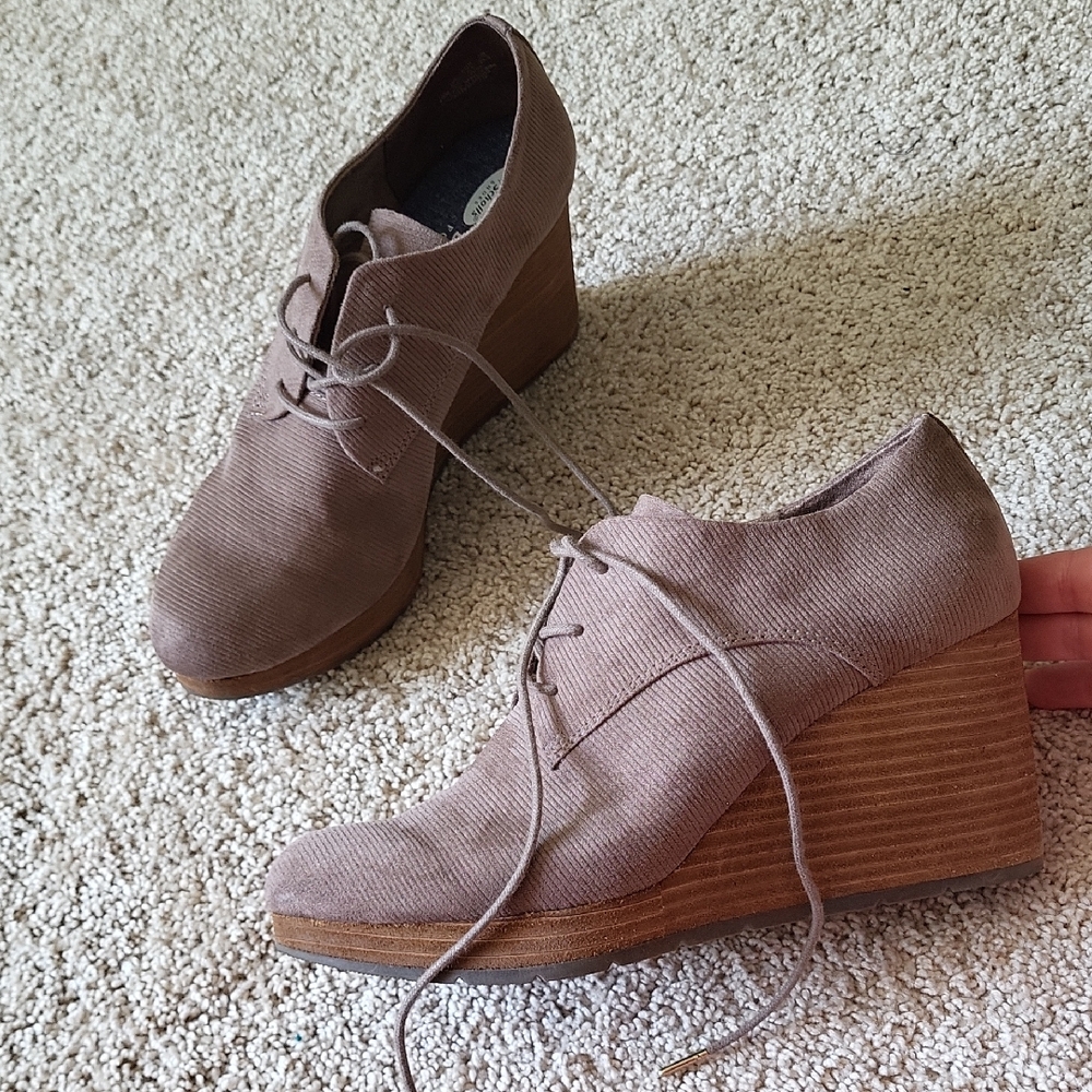 Wedge Oxford Type Shoes